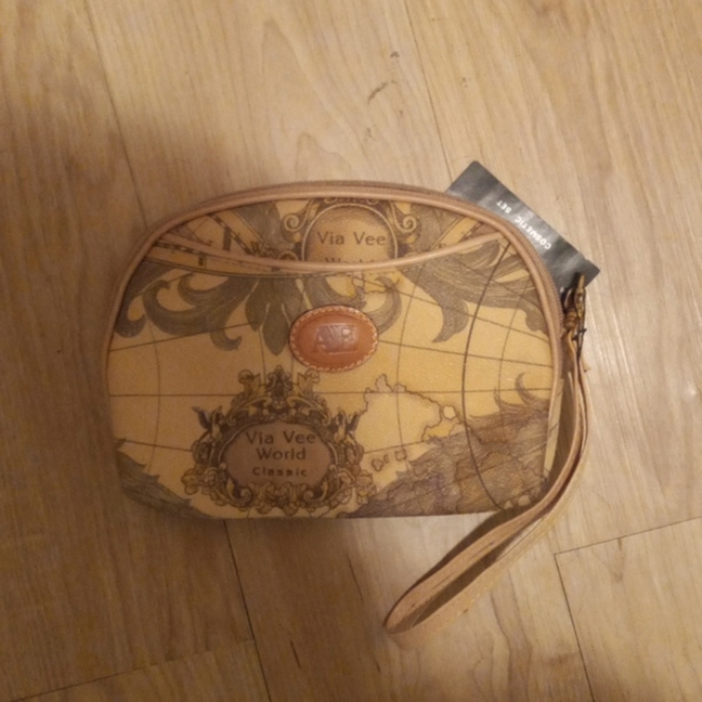 AE Via Vee World Classic makeup bag. World map